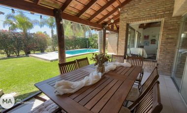 Casa 4 Dormitorios con jardín y pileta - San Marino Funes Hills - Funes | Venta