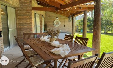 Casa 4 Dormitorios con jardín y pileta - San Marino Funes Hills - Funes | Venta