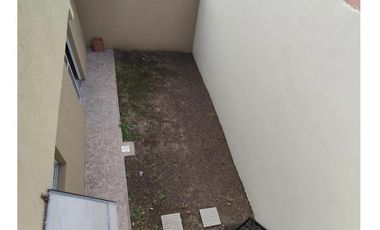 PH en venta - 2 Dormitorios 1 Baño - Remedios de Escalada, Lanús