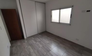 PH en venta - 2 Dormitorios 1 Baño - Remedios de Escalada, Lanús