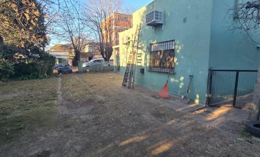 CASA SOBRE DOS LOTES