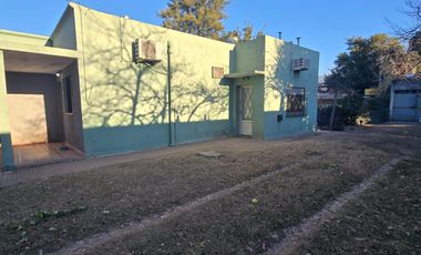 CASA SOBRE DOS LOTES