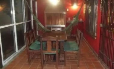 Casa en Venta - 3 dormitorios 2 baños - cochera- 250mts2 - Bernal Oeste