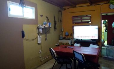 Casa venta 4 dormitorios 1 baño 300mts2 totales - Quequen