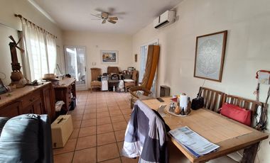 Casa en  Barrio Antártida Luzuriaga