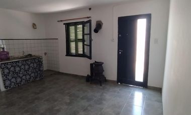 Casa en venta - 2 Dormitorios 1 Baño - Cochera - 328Mts2 - Magdalena