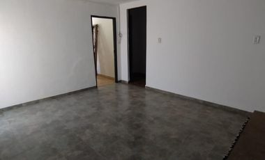 Casa en venta - 2 Dormitorios 1 Baño - Cochera - 328Mts2 - Magdalena