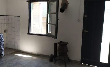 Casa en venta - 2 Dormitorios 1 Baño - Cochera - 328Mts2 - Magdalena