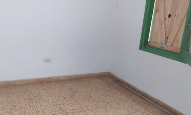 Casa en venta - 2 Dormitorios 1 Baño - Cochera - 328Mts2 - Magdalena