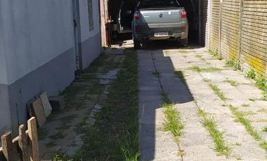 Casa en venta - 2 Dormitorios 1 Baño - Cochera - 328Mts2 - Magdalena