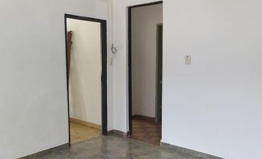 Casa en venta - 2 Dormitorios 1 Baño - Cochera - 328Mts2 - Magdalena