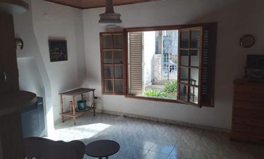 Casa en venta - 2 Dormitorios 1 Baño - Cocheras - 250Mts2 - Pehuajó