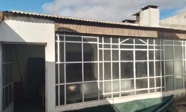 Casa en venta - 2 Dormitorios 1 Baño - Cocheras - 250Mts2 - Pehuajó