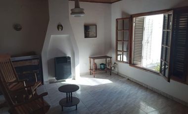 Casa en venta - 2 Dormitorios 1 Baño - Cocheras - 250Mts2 - Pehuajó