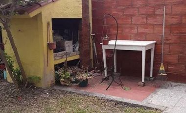 Casa en venta - 2 dormitorios 2 baños - 284mts2 - Mar De Ajo