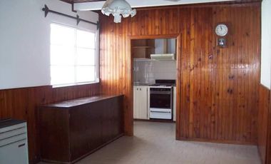 Casa en venta - 3 dormitorios 1 baño - cochera - 161mts2 - Bolívar