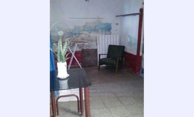 Casa en venta - 2 dormitorios 1 baño - 150mts2 - Quilmes Oeste