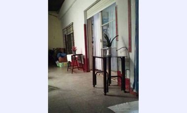 Casa en venta - 2 dormitorios 1 baño - 150mts2 - Quilmes Oeste