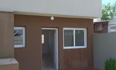 Dúplex en venta - 2 dormitorios 1 baño - Cochera - 100mts2 - Necochea