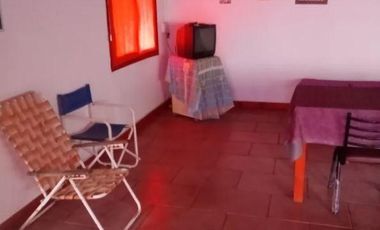 Casa en venta - 3 dormitorios 2 baños - 150mts2 - Las Toninas