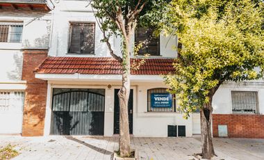 venta casa dos plantas bordabehere 4227