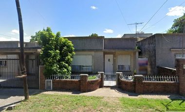 Casa en venta - 2 dormitorios 1 baño - 394mts2 - Berazategui