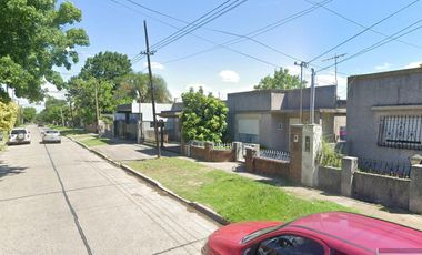 Casa en venta - 2 dormitorios 1 baño - 394mts2 - Berazategui