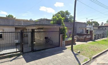 Casa en venta - 2 dormitorios 1 baño - 394mts2 - Berazategui