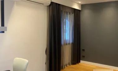 Modern dark-toned condo with glass dining at Royal Castle (AA44283)