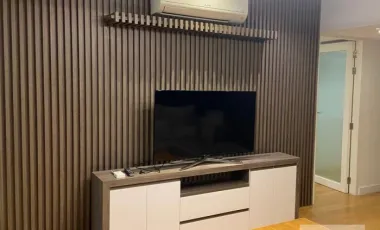 Modern dark-toned condo with glass dining at Royal Castle (AA44283)