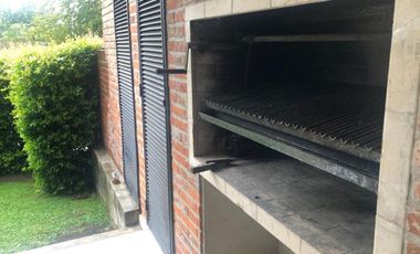 Venta con renta, en PB, galería Jardín, 2 cocheras