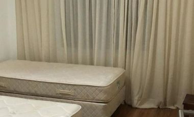 Venta con renta, en PB, galería Jardín, 2 cocheras