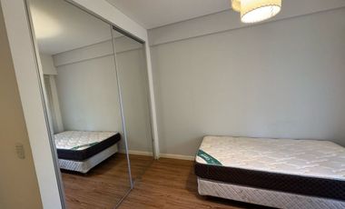 Venta con renta, en PB, galería Jardín, 2 cocheras