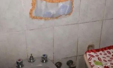 Casa venta - 5 dormitorios 2 baños - 420mts2 totales - San Francisco Solano