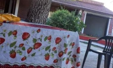 Casa venta - 5 dormitorios 2 baños - 420mts2 totales - San Francisco Solano