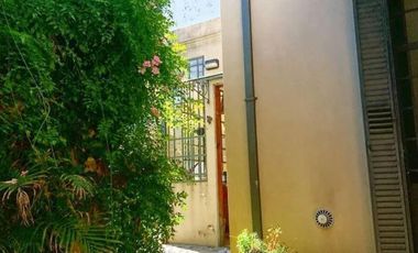 Casa en venta - 3 dormitorios 1 baño - Cochera - 245mts2 - Don Bosco