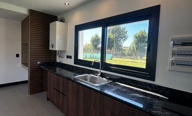 VENTA | CASA EN BARRIO PRIVADO | ARENAS CHICO