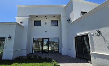 VENTA | CASA EN BARRIO PRIVADO | ARENAS CHICO