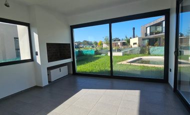 VENTA | CASA EN BARRIO PRIVADO | ARENAS CHICO