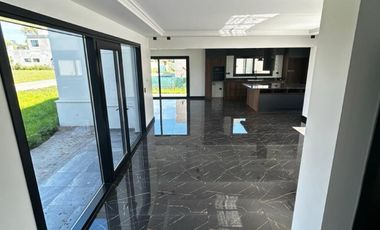 VENTA | CASA EN BARRIO PRIVADO | ARENAS CHICO