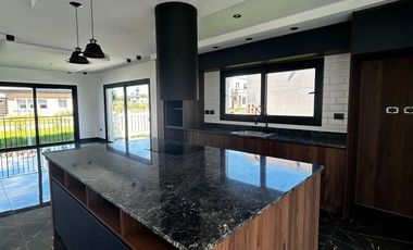 VENTA | CASA EN BARRIO PRIVADO | ARENAS CHICO