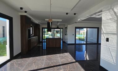 VENTA | CASA EN BARRIO PRIVADO | ARENAS CHICO