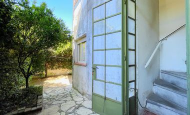 Casa en VENTA con departamento en planta alta, todo a reciclar, en Florida/Vte. López