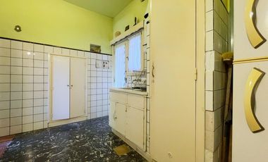 Casa en VENTA con departamento en planta alta, todo a reciclar, en Florida/Vte. López