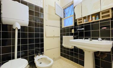 Casa en VENTA con departamento en planta alta, todo a reciclar, en Florida/Vte. López