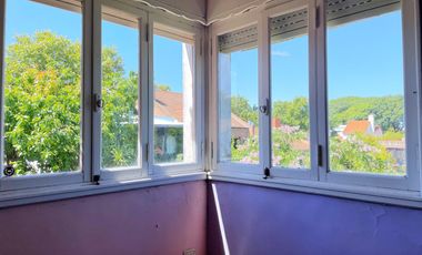 Casa en VENTA con departamento en planta alta, todo a reciclar, en Florida/Vte. López