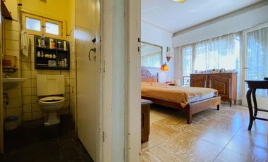 Casa en VENTA con departamento en planta alta, todo a reciclar, en Florida/Vte. López