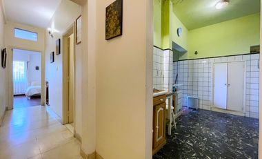 Casa en VENTA con departamento en planta alta, todo a reciclar, en Florida/Vte. López