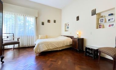 Casa en VENTA con departamento en planta alta, todo a reciclar, en Florida/Vte. López