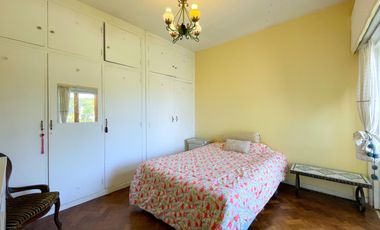 Casa en VENTA con departamento en planta alta, todo a reciclar, en Florida/Vte. López